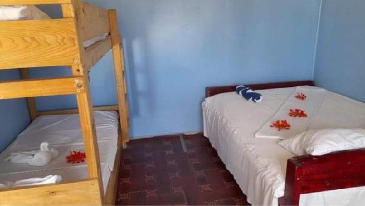 Вілла Mana Lagoon Backpackers Екстер'єр фото