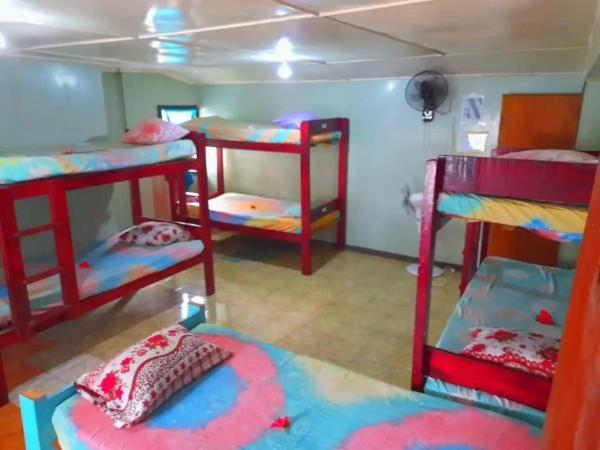 Вілла Mana Lagoon Backpackers Екстер'єр фото